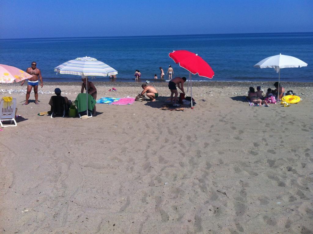 Paradise Beach Camera Mansardata Vicino Cefalu Piscina Aperta Campofelice Di Roccella Quarto foto